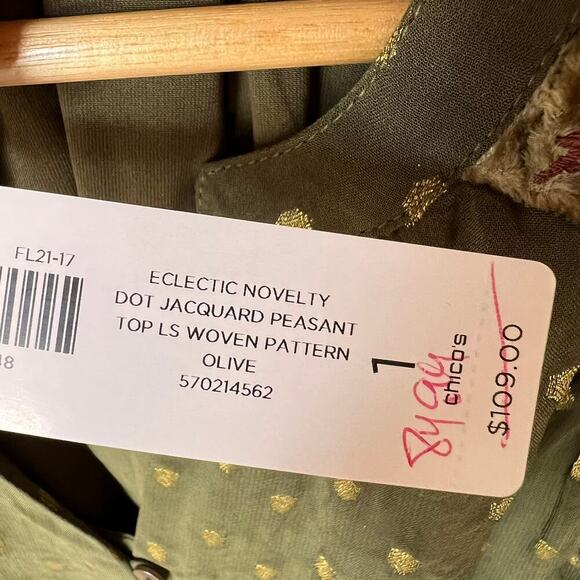 Chicos Blouse Womens Size 1/Medium Dark Olive Green Velvet Embroidered Flowers - Picture 11 of 16